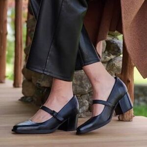 NEW BORN VINTAGE Women's Black Mary Jane Heels Size 8!❤️🙏🎁